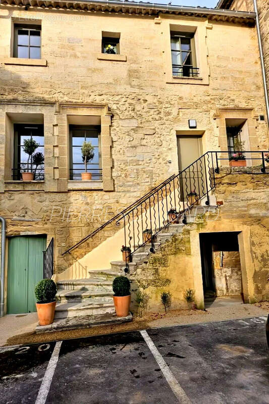 Appartement à UZES