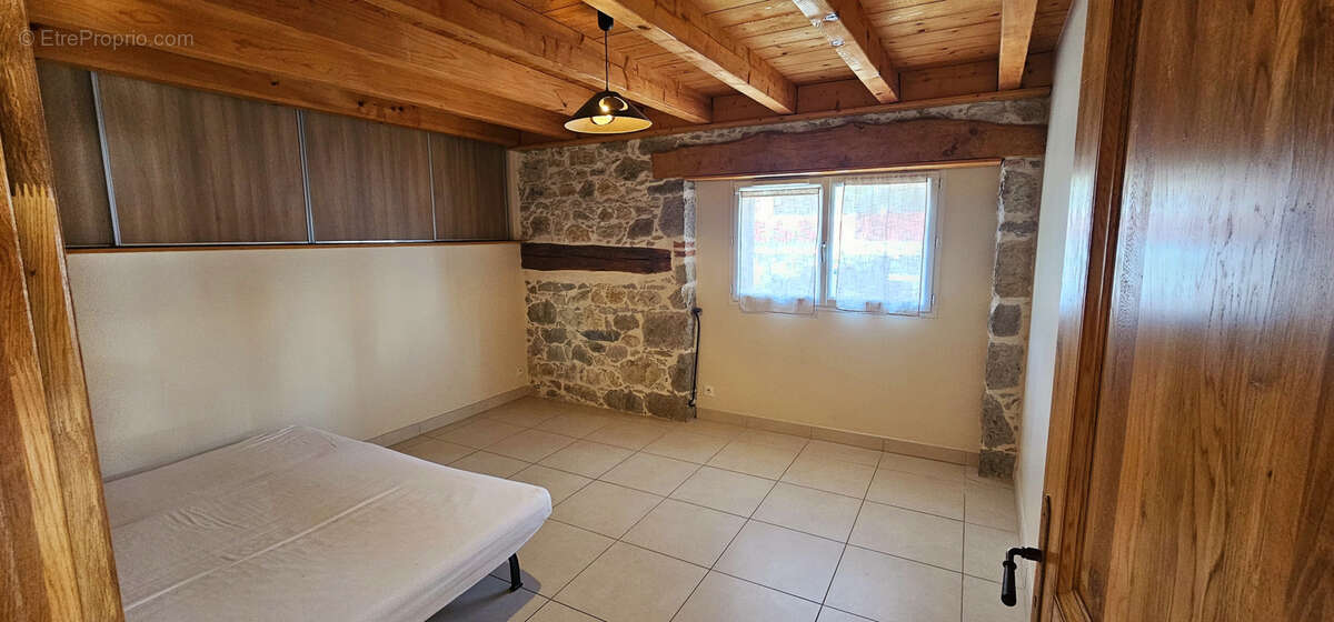 Appartement à ALLONZIER-LA-CAILLE