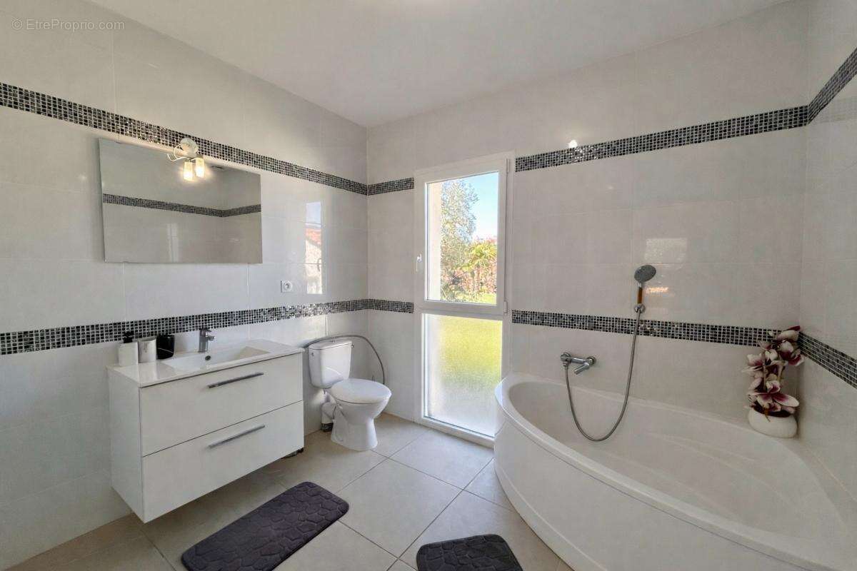 Maison à MARSAC-SUR-L'ISLE