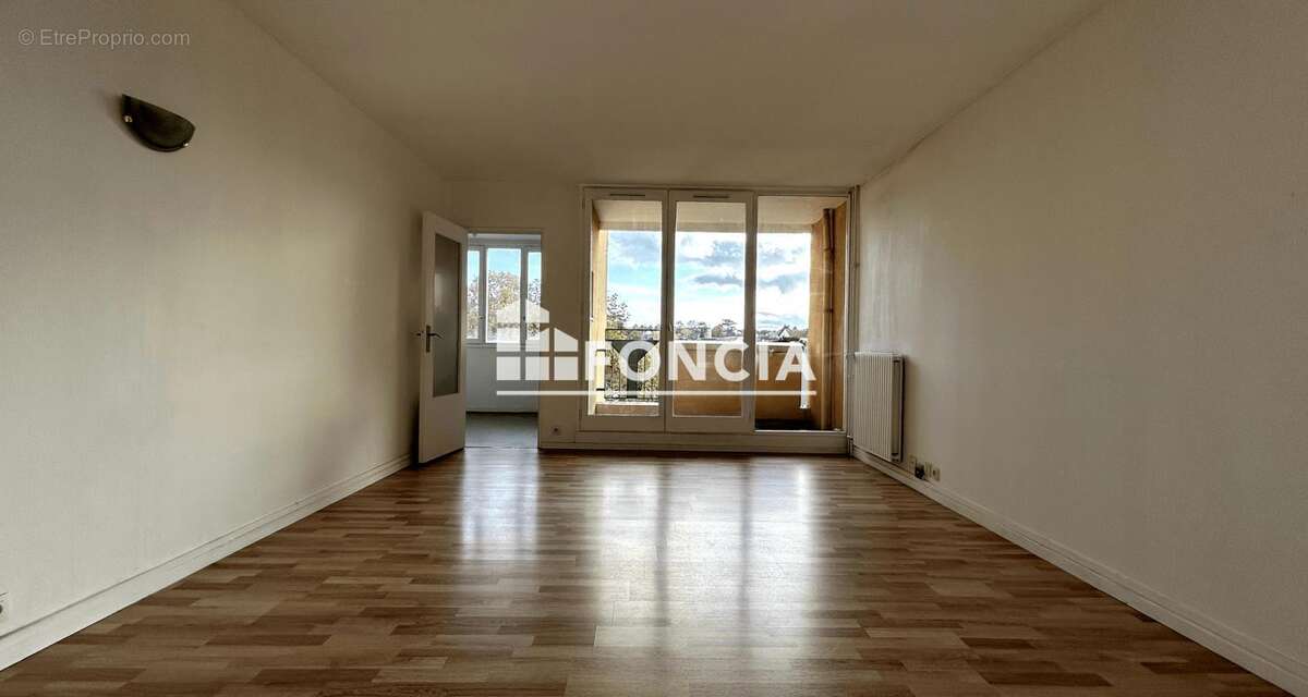 Appartement à CORBEIL-ESSONNES