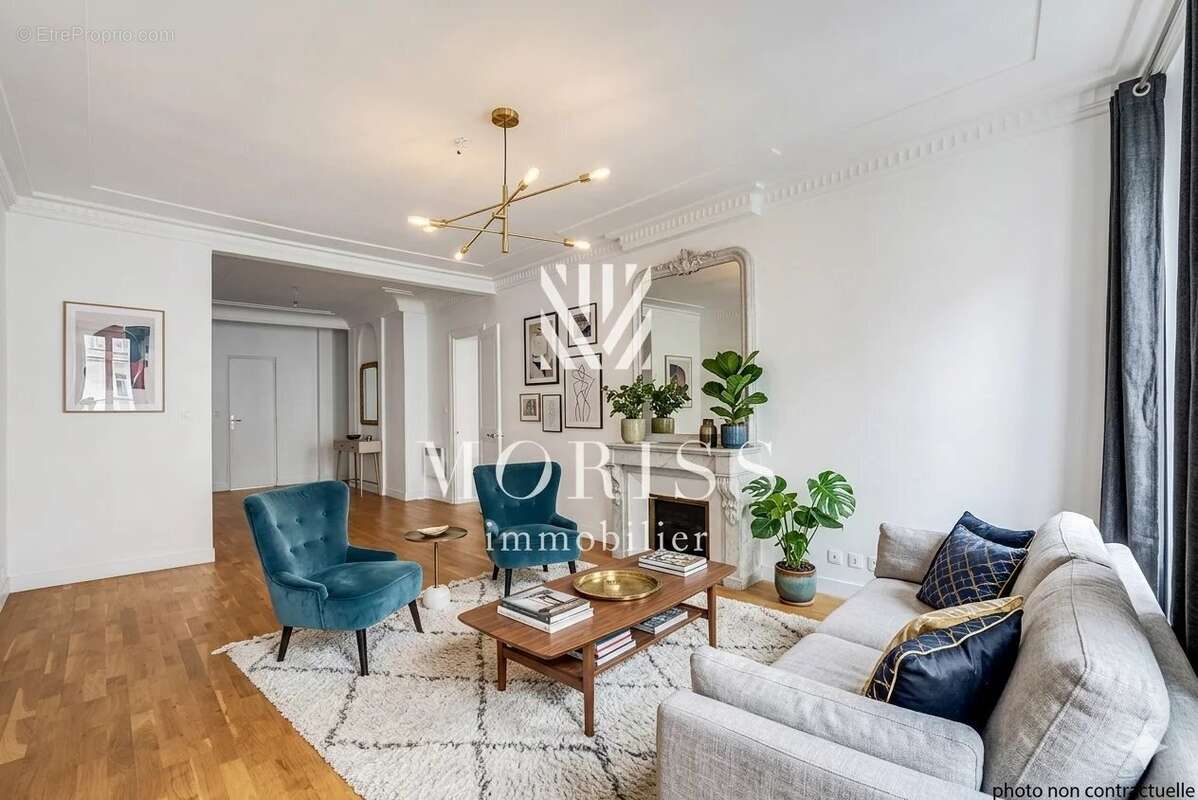 Appartement à PARIS-8E