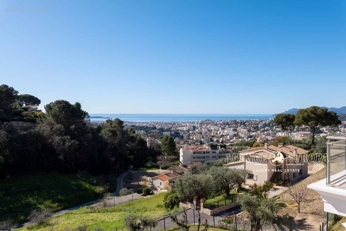 Appartement à LE CANNET