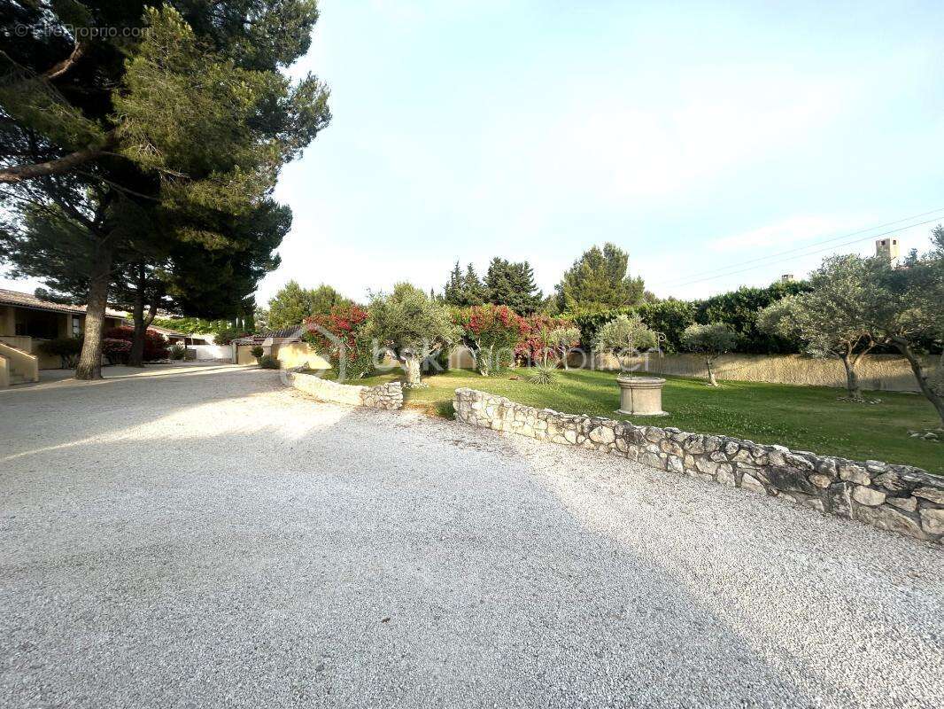 Maison 39 m² à Aureille  - photo 3