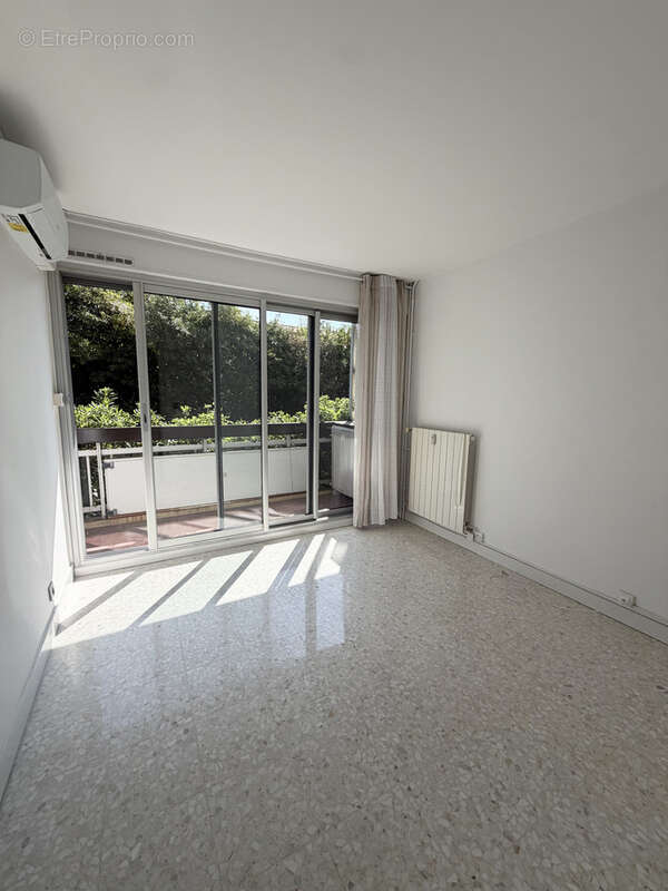 Appartement traversant 3 pièces avec vue mer proche centre-ville de sainte maxime - photo 8