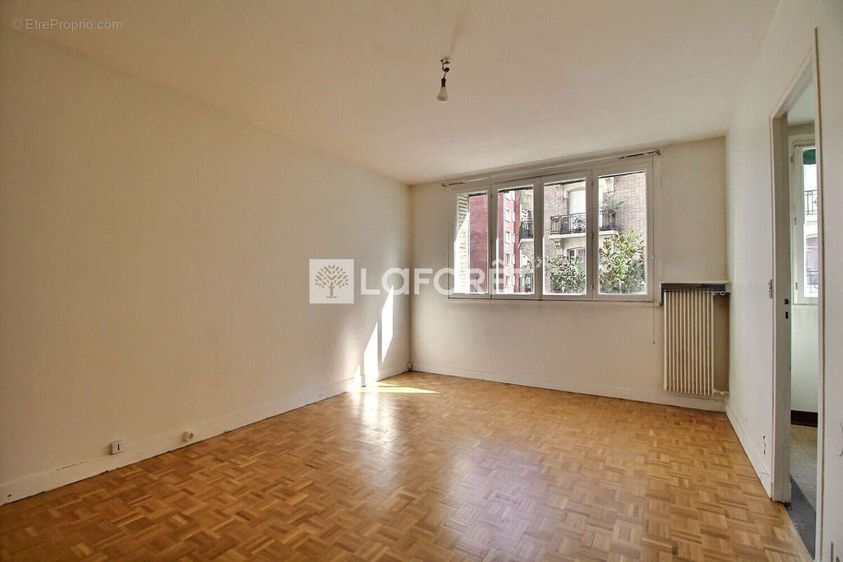 Appartement à LA GARENNE-COLOMBES