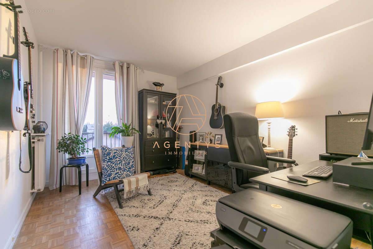 Appartement à SAINT-MAUR-DES-FOSSES