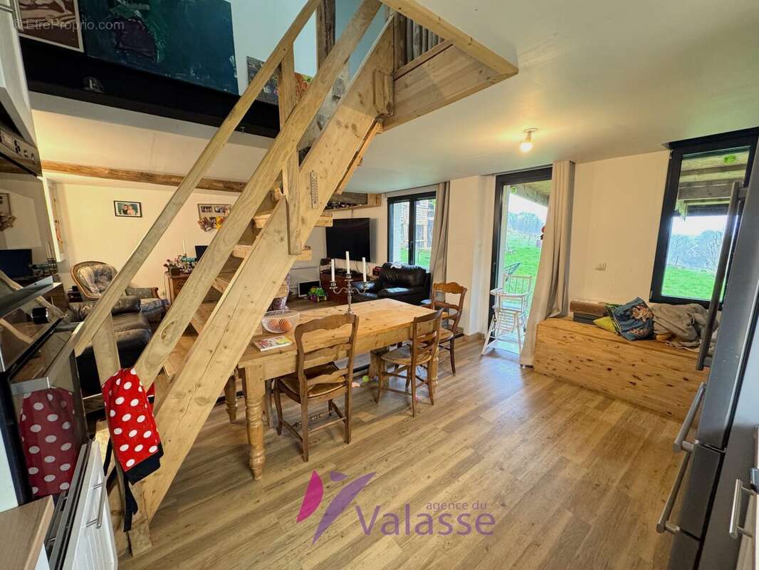 Maison à GRUCHET-LE-VALASSE
