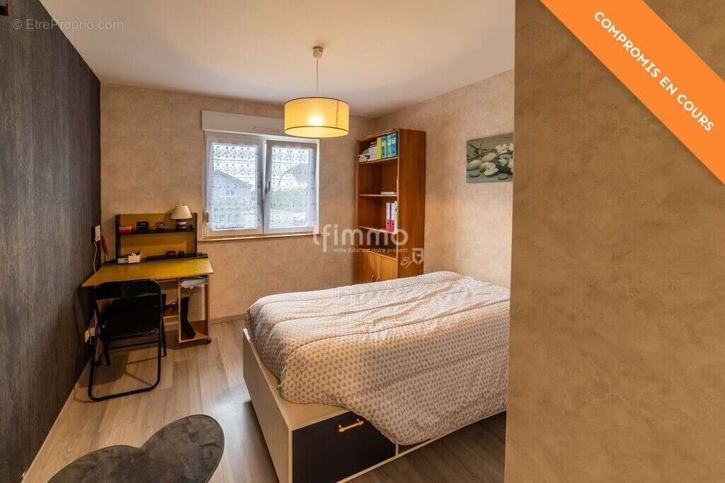 Maison à GROSTENQUIN