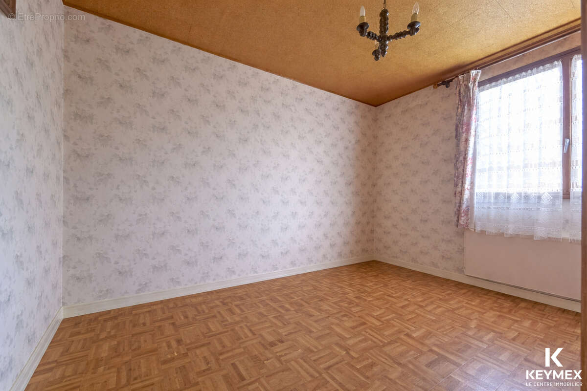 Maison à MERU