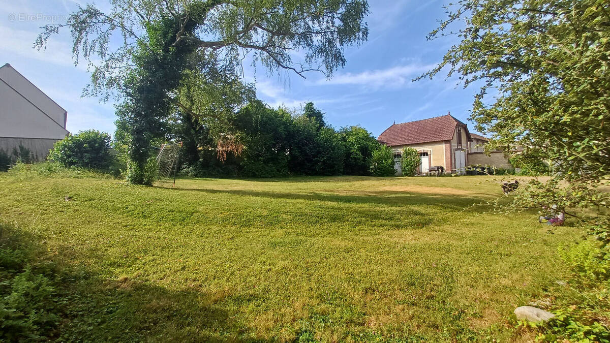 Terrain à MAGNY-EN-VEXIN