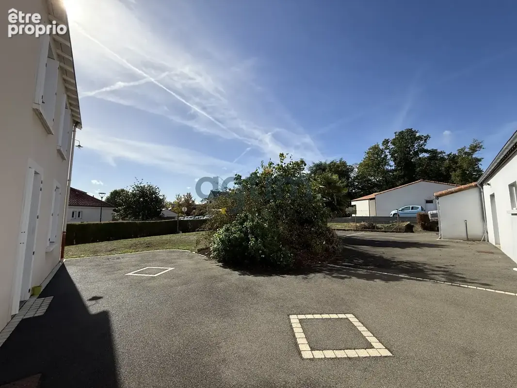 Chavagnes-en-Paillers, centre, maison 141m2 hab, 4 chambres, garage, dépendances, terrain 787m2, clos - photo 2