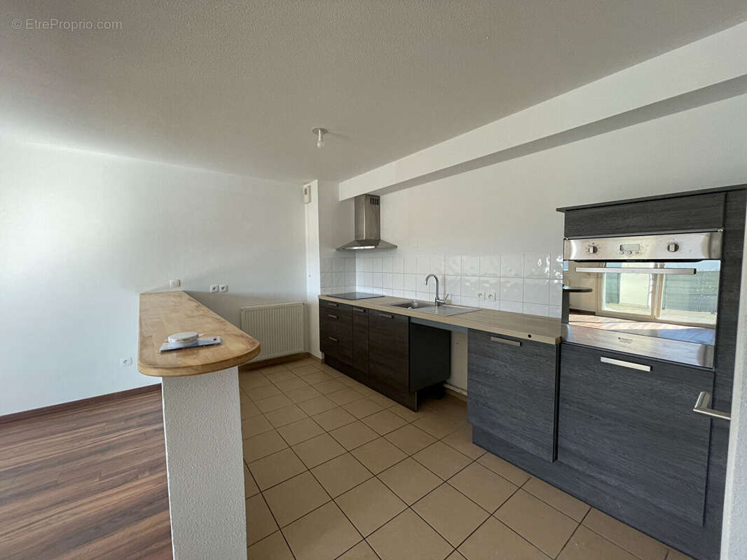 Appartement 68 m² à Lons  - photo 6