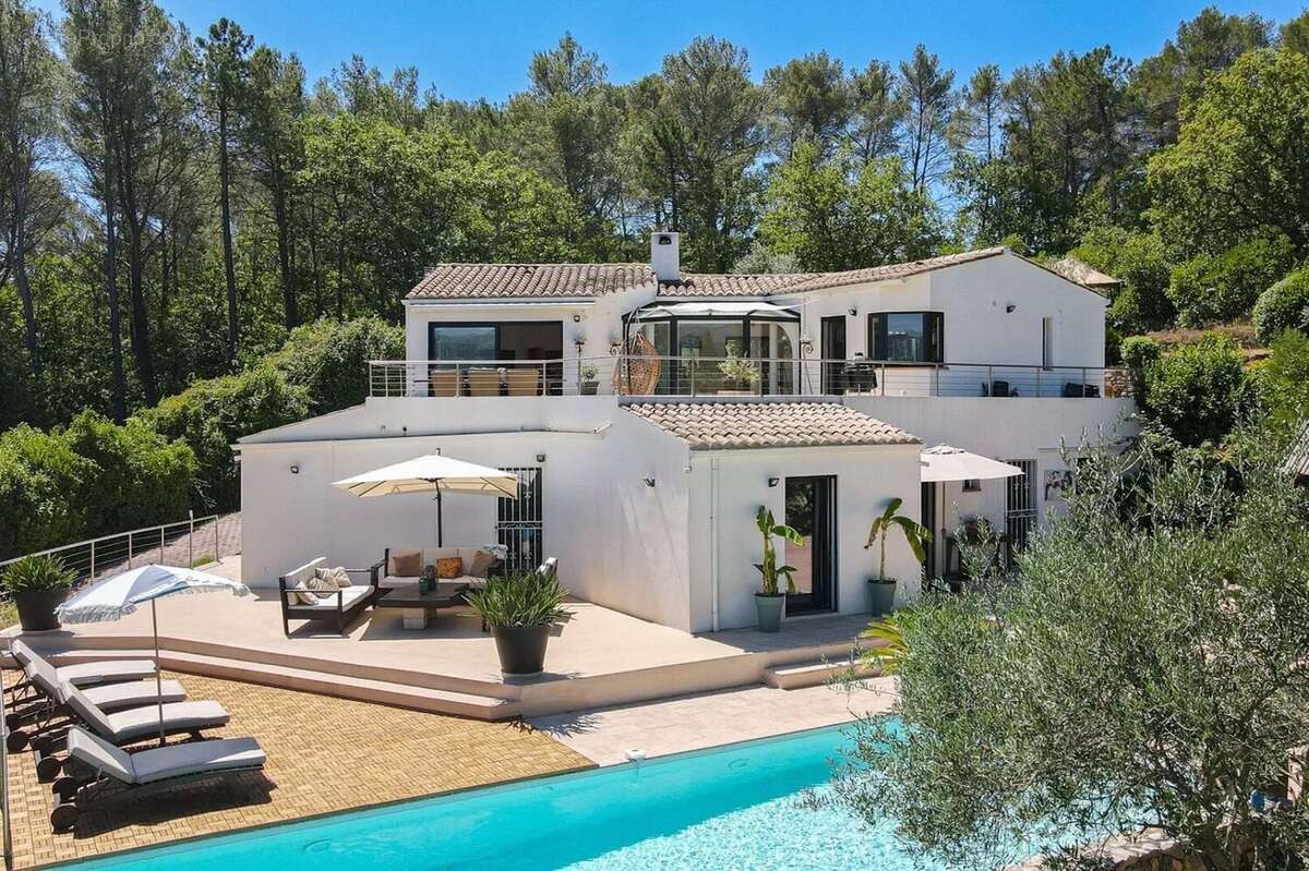 Maison à TOURRETTES