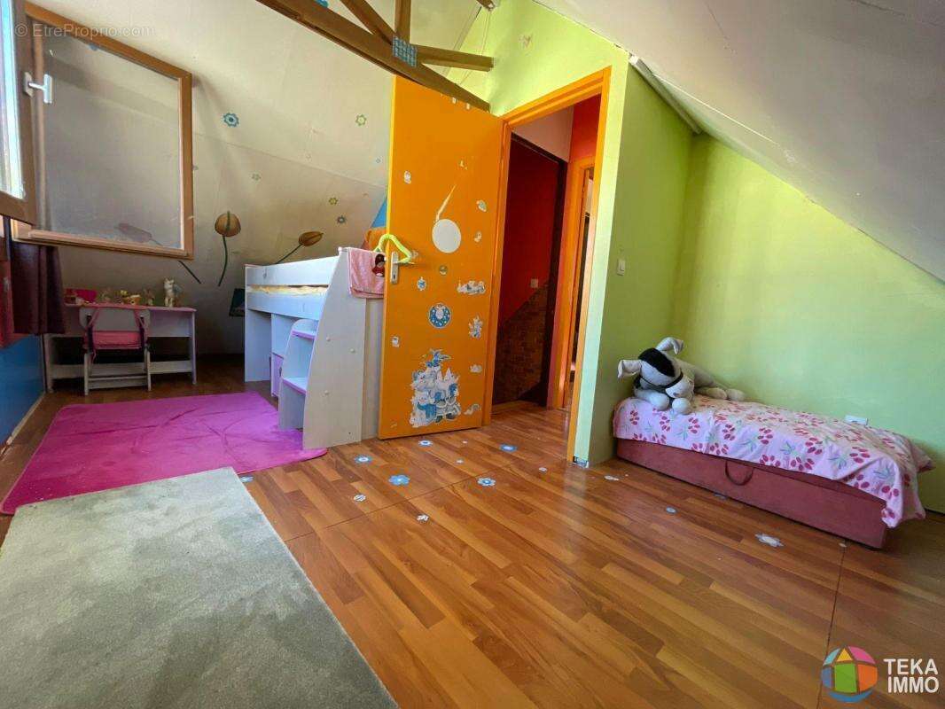 FABIEN TEKA IMMO vous propose une maison F6 à la vente à proximité du village de la Plaine des Palmistes - photo 7