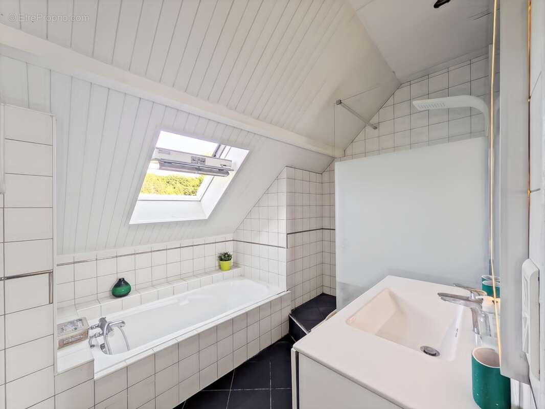 À vendre Maison 6 pièces LOISIN (74) Maison familiale avec piscine et dépendance – Secteur recherché aux portes de Genève - photo 15