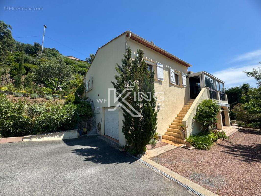 Maison à LES ISSAMBRES