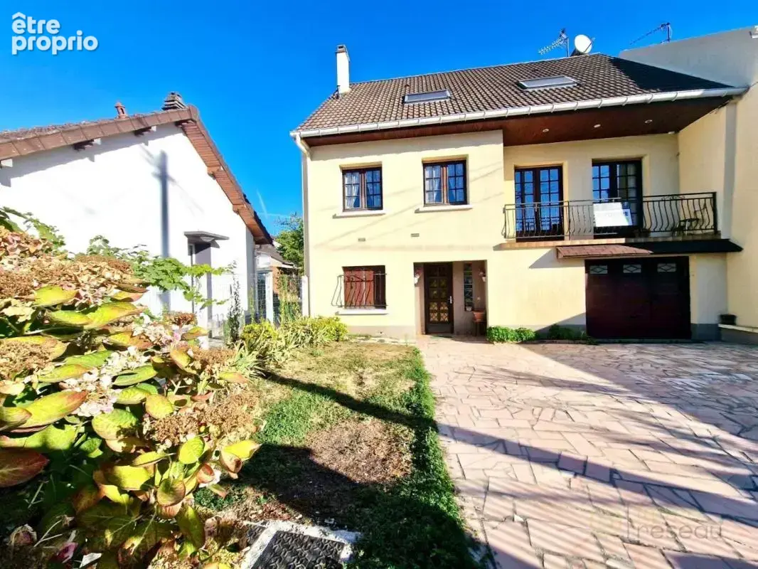 Photo Maison à Pontault-Combault au prix de 335 000€