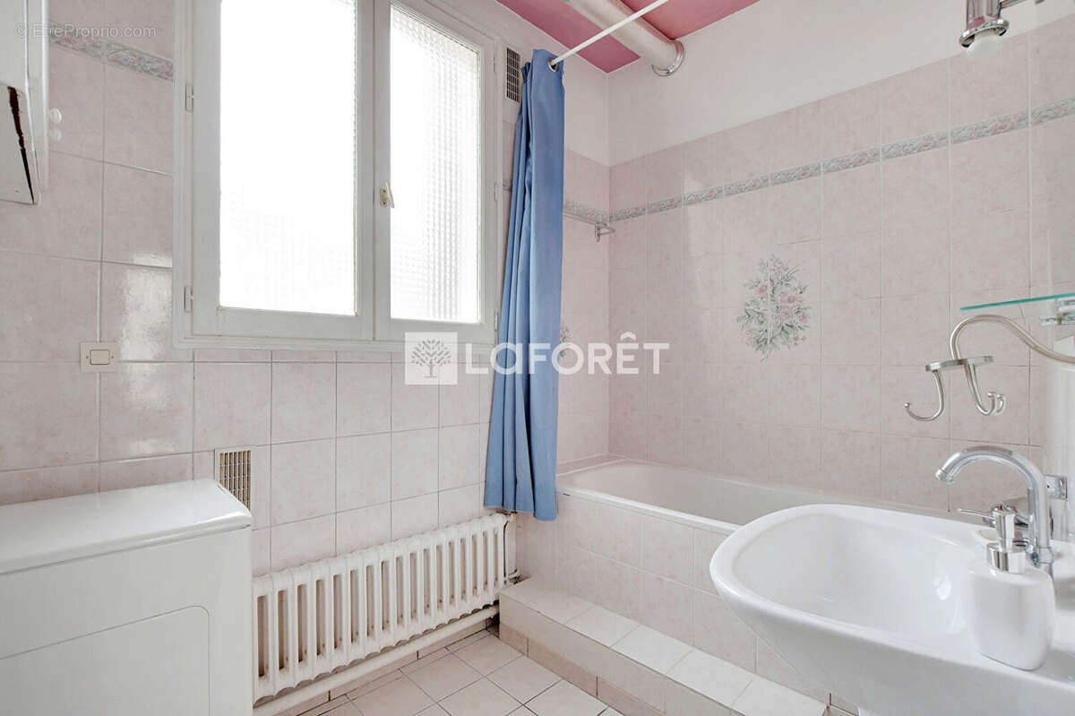 Appartement à PARIS-14E