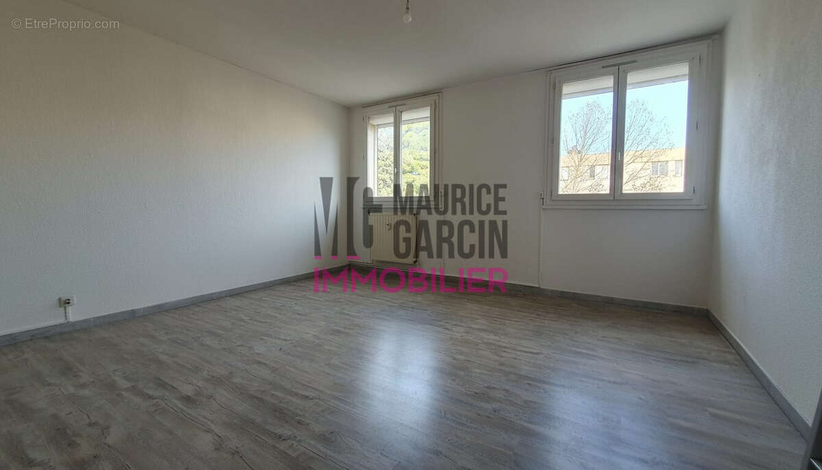 Appartement à SORGUES