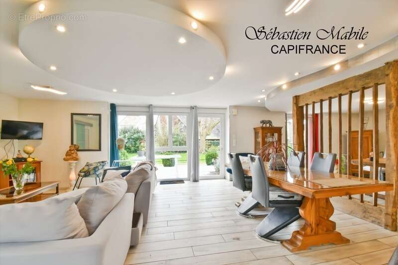 Maison à SAINT-AUBIN-DE-TERREGATTE