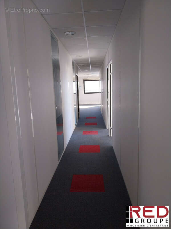 Commerce à EGUILLES