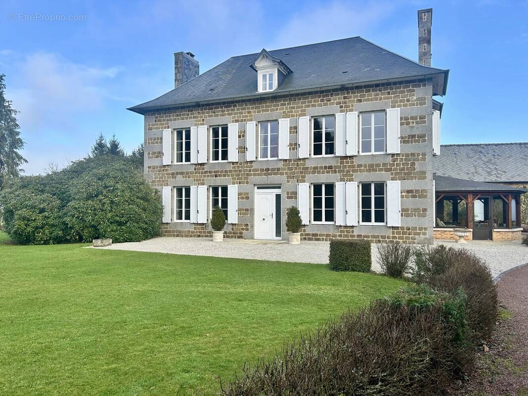 Maison à DOMJEAN