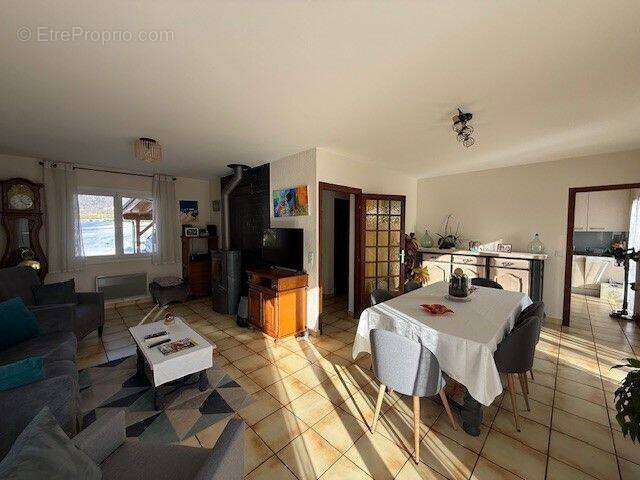 Maison à DIVONNE-LES-BAINS