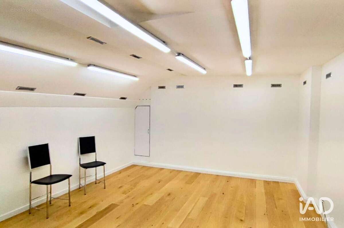 Photo 2 - Commerce à PARIS-7E