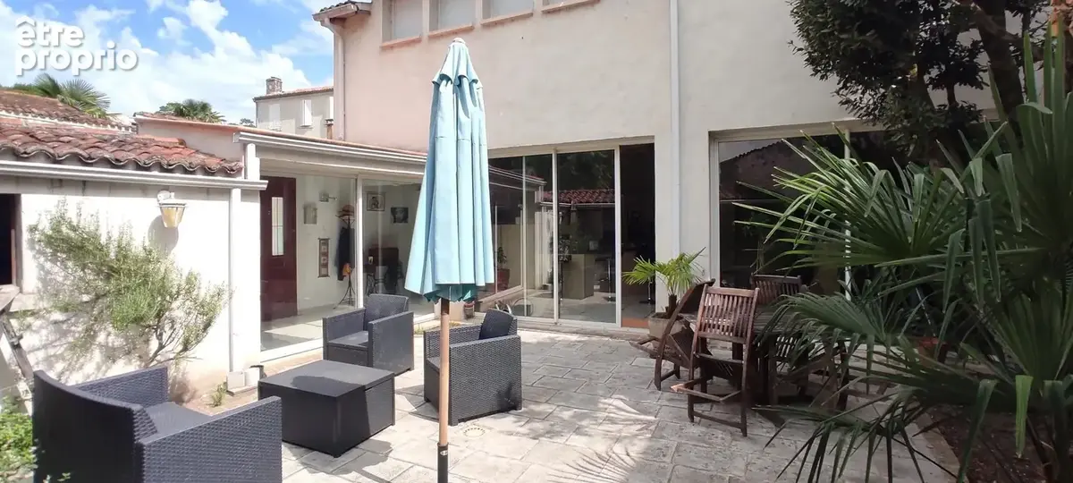 Photo Maison à Saintes au prix de 414 900€
