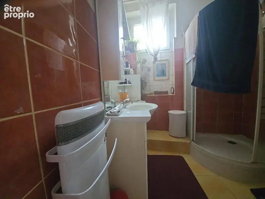 Lezignan , maison de ville plus 3 locaux loues - photo 9