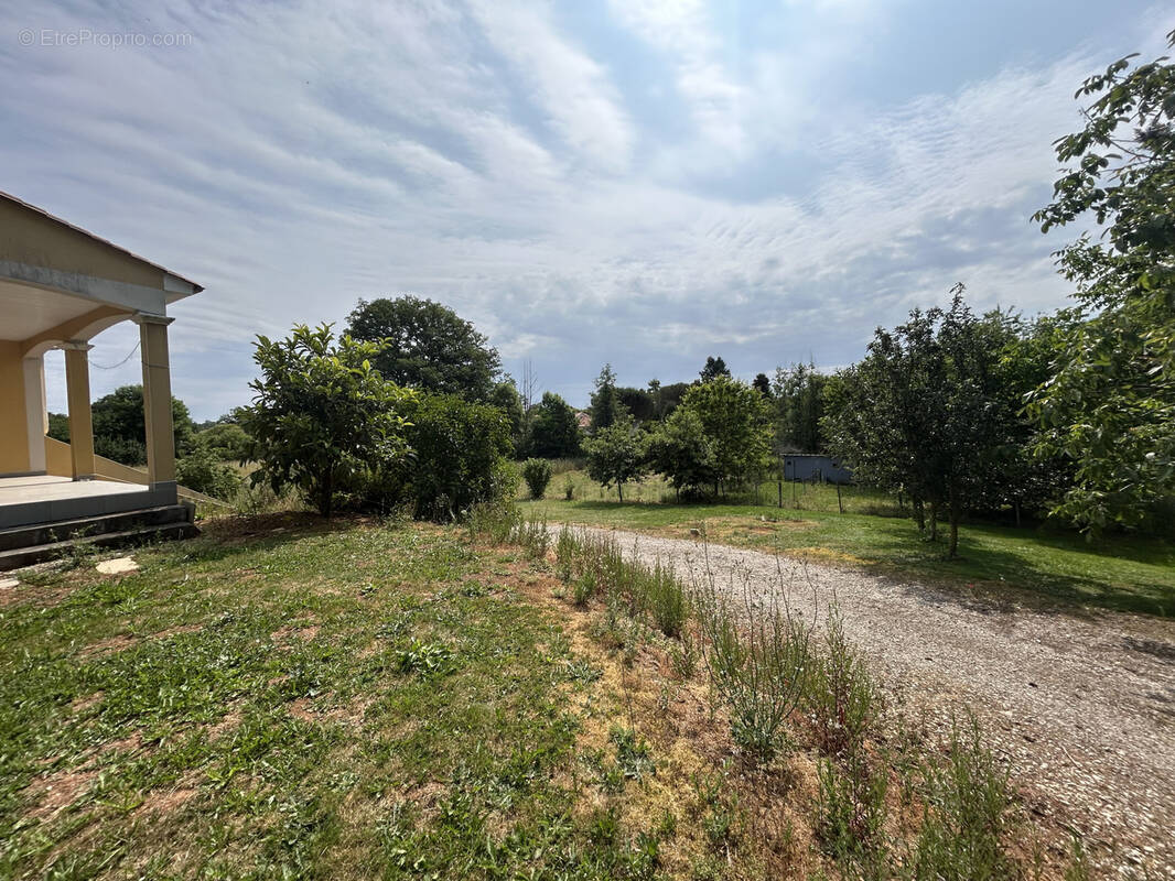Maison à CHASSENEUIL-SUR-BONNIEURE