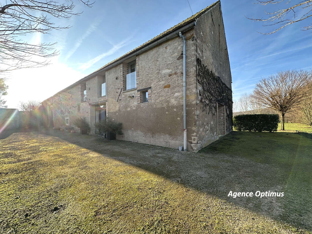 Maison à VILLETHIERRY