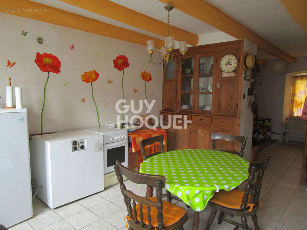 Maison à SIAUGUES-SAINTE-MARIE