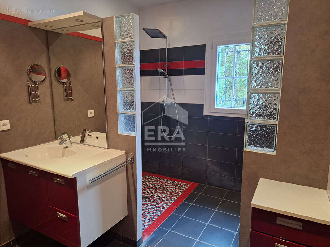 Maison à MONTPON-MENESTEROL