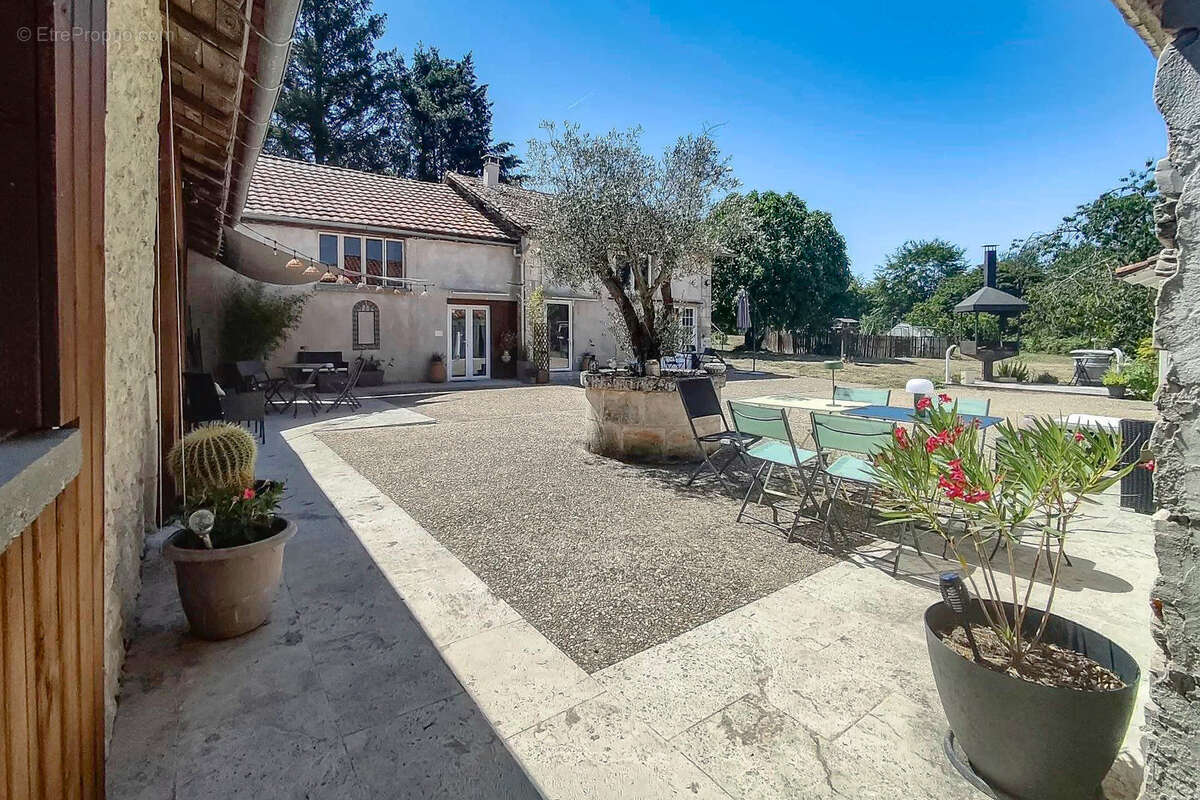 Propriété de trois maisons au calme - photo 12