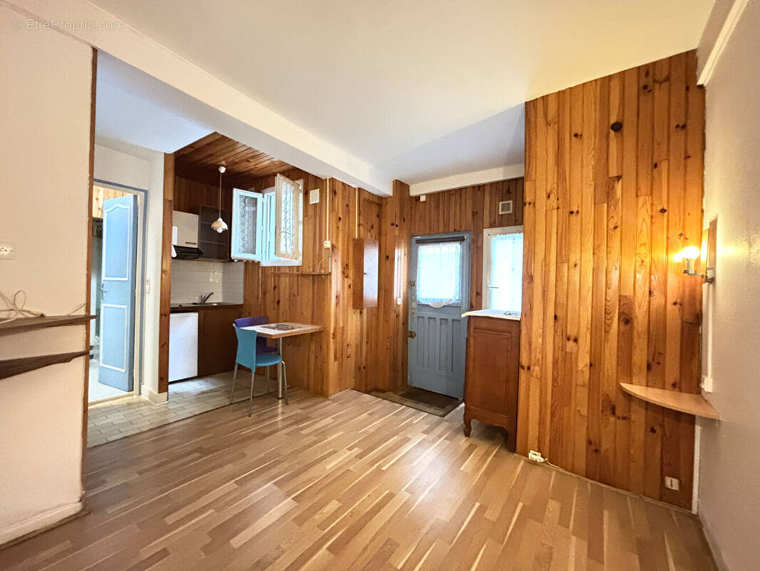 Appartement à PARIS-19E