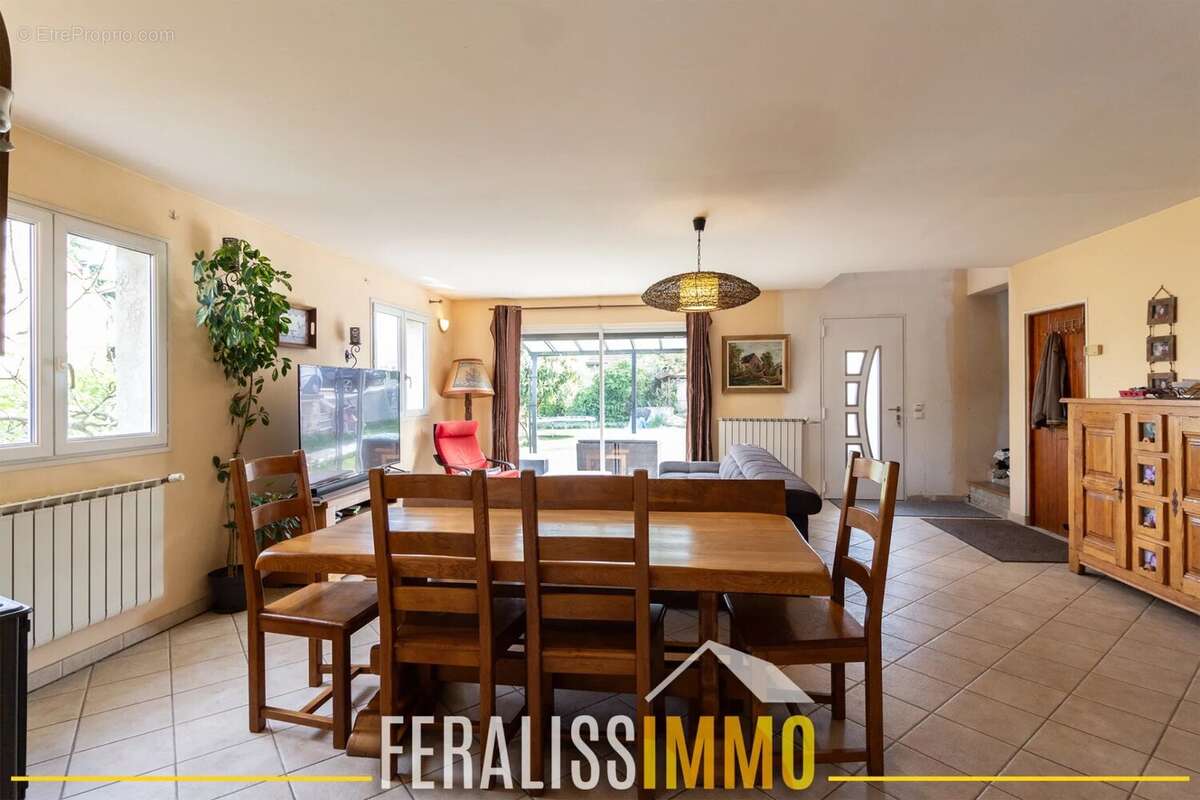 Maison à VAUX-SUR-SEINE