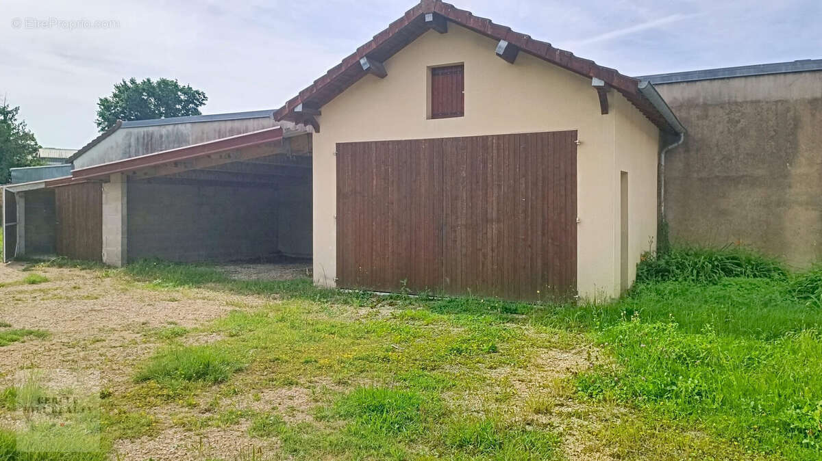 Garage et appentis
