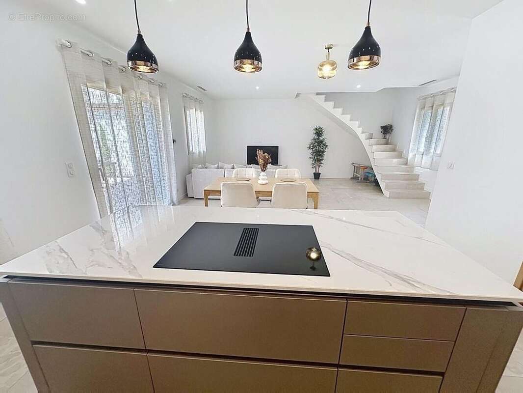 Maison 96 m² à Cahors  - photo 4