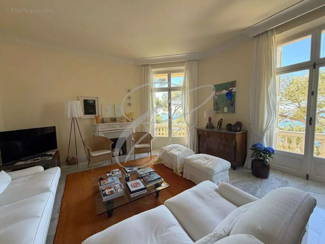 Appartement à ROQUEBRUNE-CAP-MARTIN
