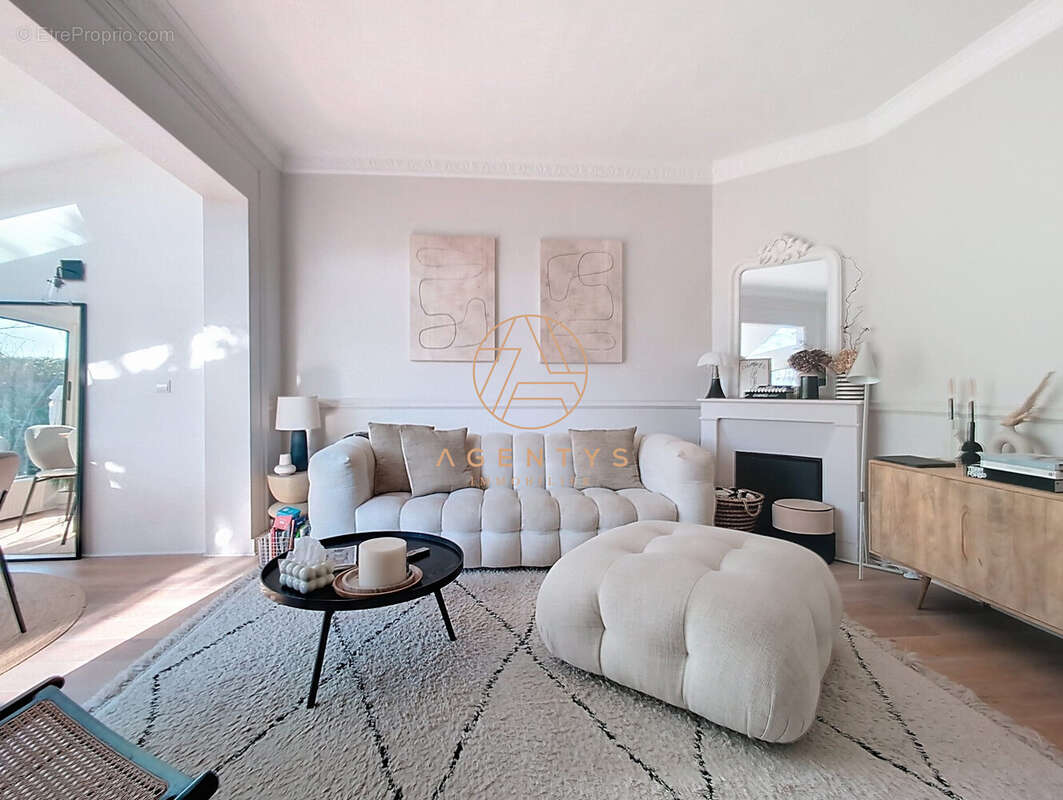 Maison à SAINT-MAUR-DES-FOSSES