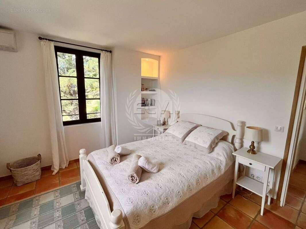 Maison à PLAN-DE-LA-TOUR