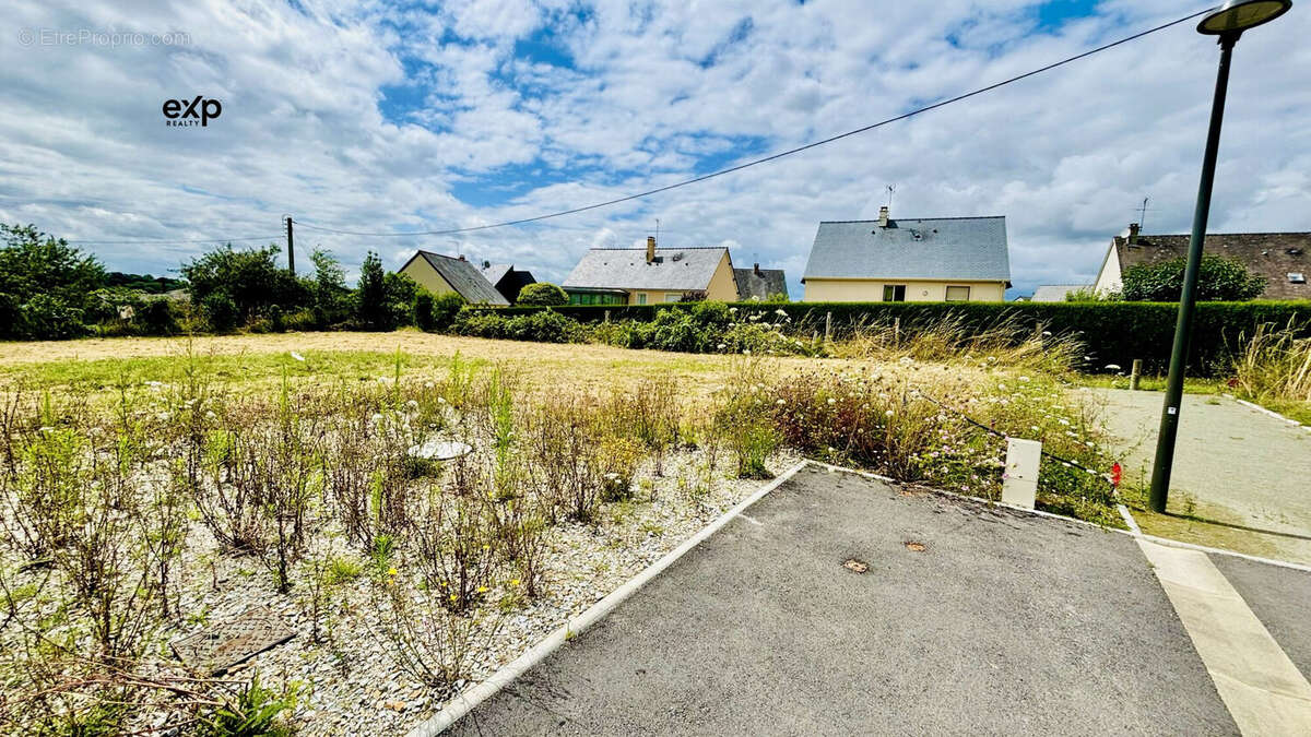 Terrain 634 m² à Mayenne  - photo 2