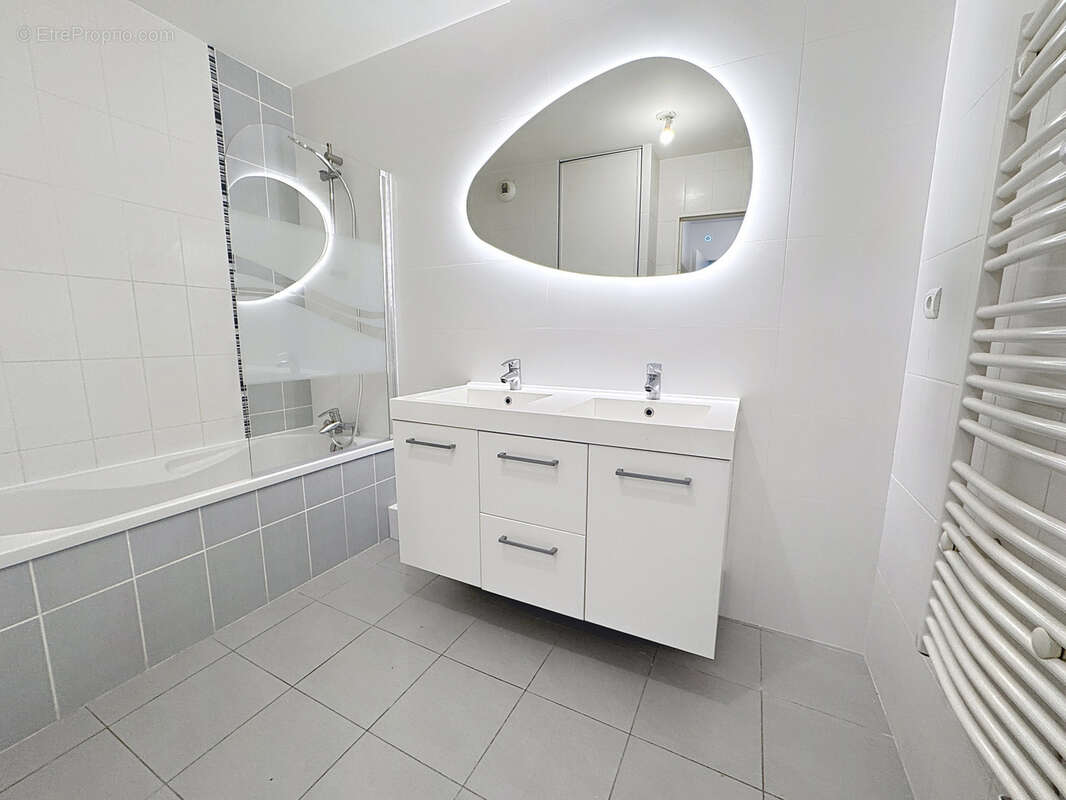 Appartement à SAINT-GENIS-LAVAL