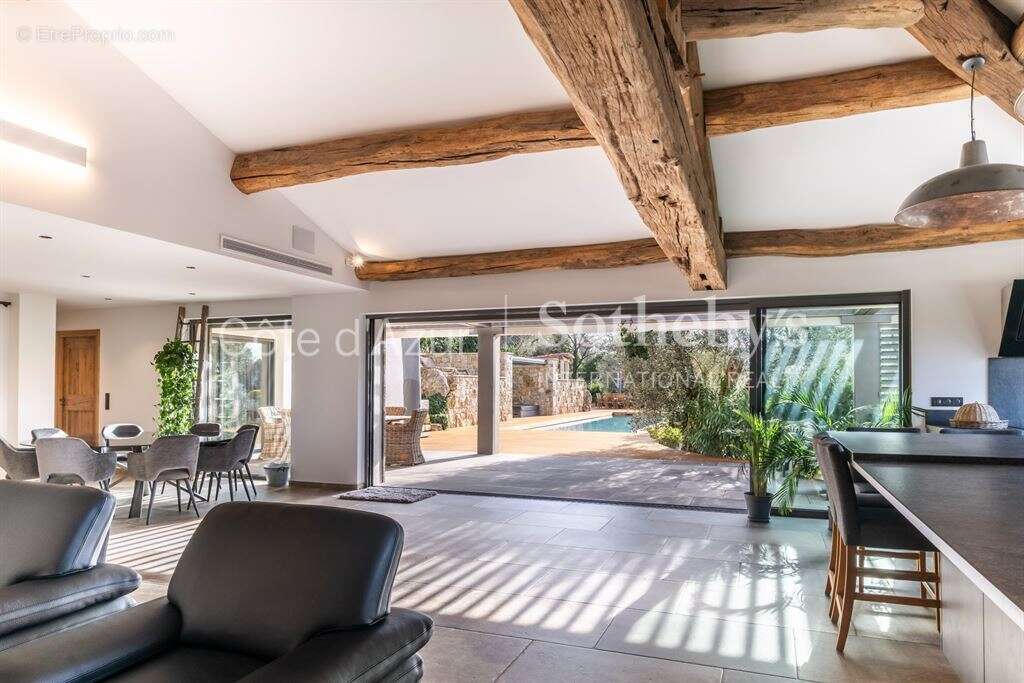 Maison à MOUGINS