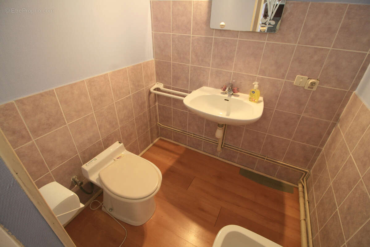 Maison à SAINT-LEON-SUR-VEZERE