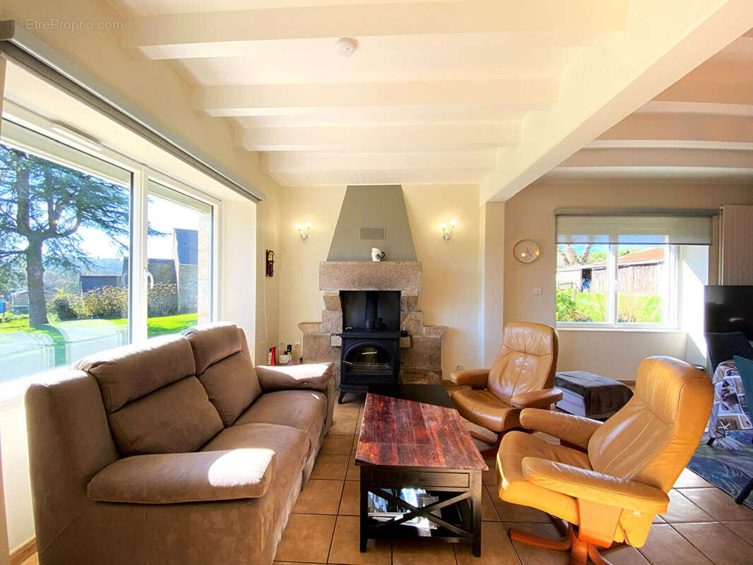 Maison à PLOUEGAT-MOYSAN