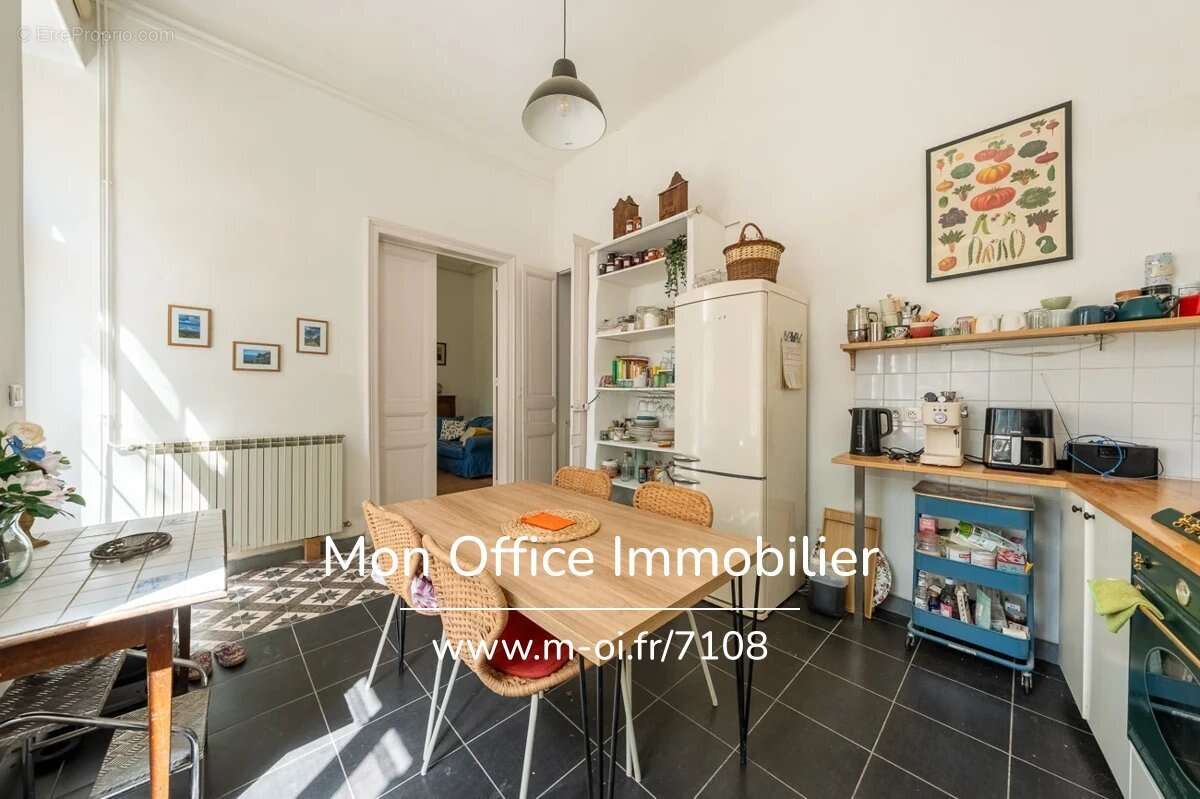Référence : 7134-SKA - Maison 9 pièce(s) à Salon-de-Provence (13300) - photo 6