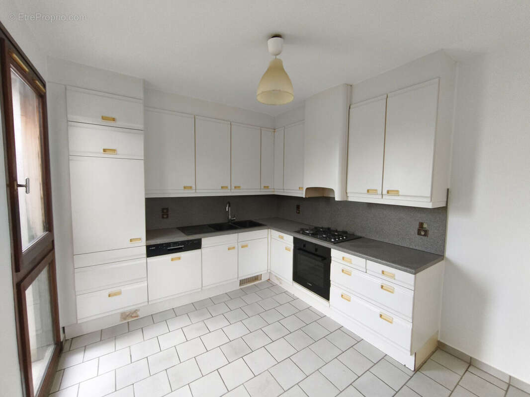 Photo 3 - Maison à LE CHAMBON-FEUGEROLLES