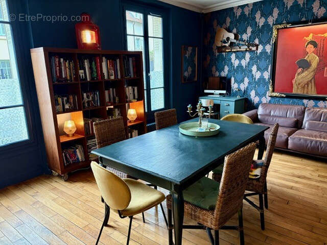 Appartement à MARNES-LA-COQUETTE